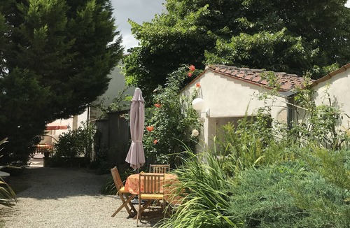 Prignac Cottage | Gite with private heated pool