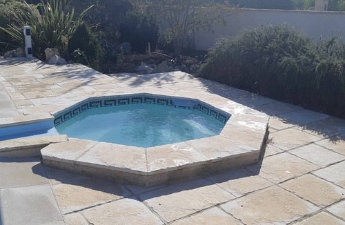 Arles Cottage | Gite with swimming pool and jacuzzi