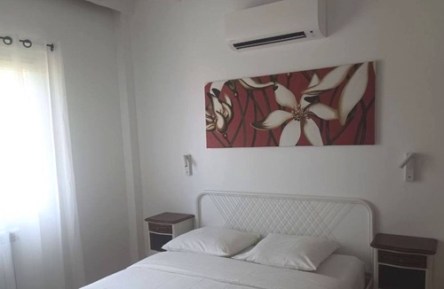 Fabron Cottage | Gite with swimming pool and closed parking