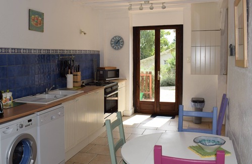 Saint-Vallier Cottage | Gites Champfort. Renovated old Charente farmhouse with heated pool