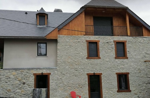 Arreau House | Gîtes chez Sylvie for 2/5p with charming balcony