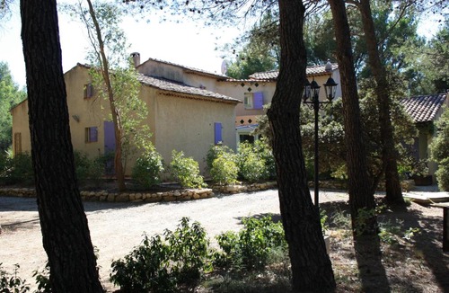 Lambesc Apartment | Gites Croignes-Ponant