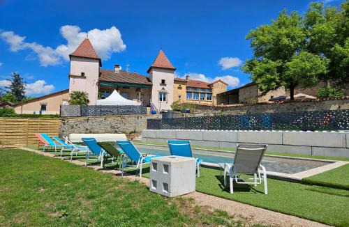 Bourgvilain House | Gites de groupes Les Muriers