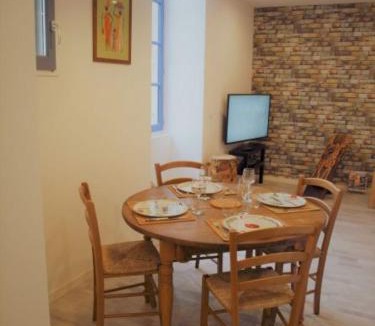 Salleles-d'Aude Apartment | Gites de l'écluse - La Côte de l'Or