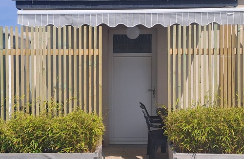 Saint-Coulomb Apartment | Gites de la Guim