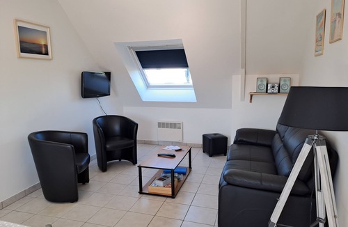 Saint-Coulomb Apartment | Gites de la Guim