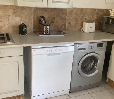 Roujan Villa | Gites de Lyse avec Jacuzzi