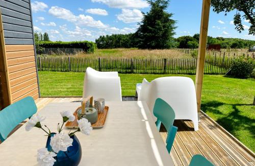 Mosnes House | Gites-domainedupin, cottage Bain Nordique PRIVÉ