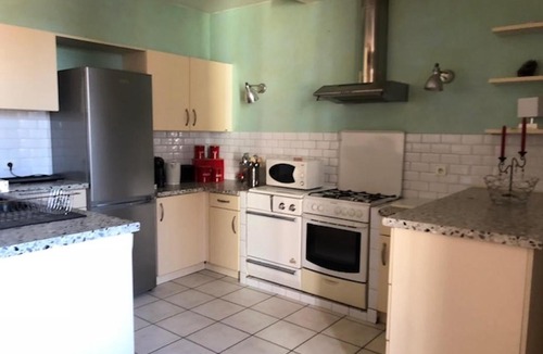 Salles-Arbuissonnas-en-Beaujolais House | Gites du chateau du Breuil