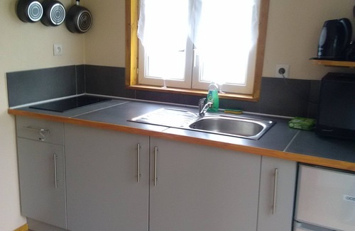 Saint-Martin-du-Fouilloux Ski Chalet | Gites Atypiques Forme Toues Cabanées de Loire Avec Étang de Pêche
