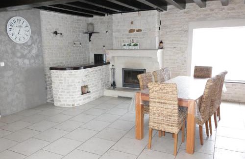 Prisse-la-Charriere Villa | Gites la Marquise