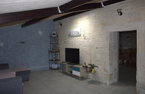 Prisse-la-Charriere Villa | Gites la Marquise