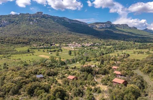 Rouffiac-des-Corbieres Ski Chalet | Gites Les Casots