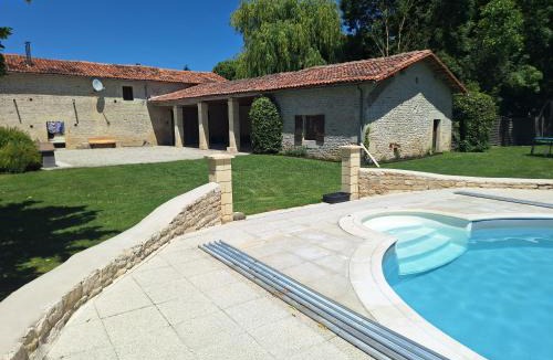 Mons House | Gites Les Grandes Ecures