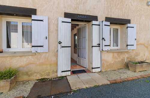 Gageac-et-Rouillac House | Gîtes Les Naudines Charlotte: House with 2 Shared Pools, Private Terrace & Wi-Fi