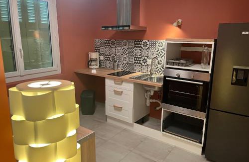 Bourg-Saint-Andeol Apartment | Gites Terres De Provence