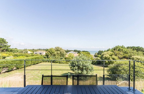 Prefailles Cottage | Gîtes with heated pool near beach. Garden, spa, BBQ, WiFi. Baby bed included