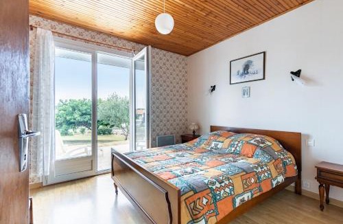 Givrand House | Givrand - maison vendéenne avec jardin pour 6