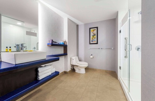 Ottawa Division Hotel | GLō Best Western Kanata Ottawa West