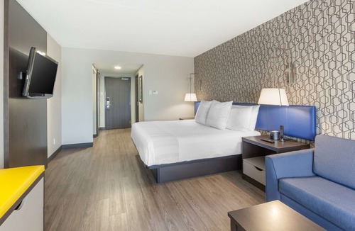 Gateway Hotel | GLō Best Western Mississauga Corporate Centre