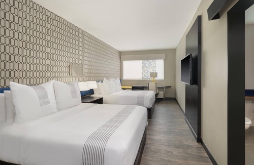 Tulsa Hotel | GLō Best Western Tulsa East Route 66