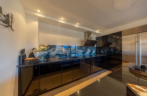 Saint-Pierre-de-Clages Apartment | Glacier 5 - Hammam - Spa Access