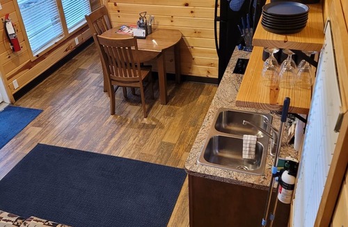 Howell Cabin | Glacier Chalet Cottage