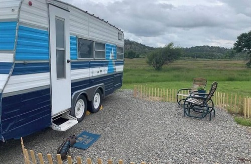 Sweet Grass County House | Glacier, chill out in this cool camper!