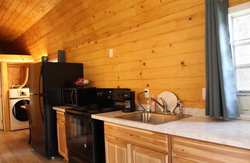 Essex Cabin | Glacier Haven Inn