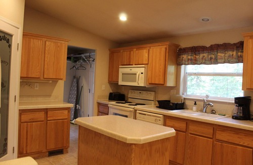 Essex Cabin | Glacier Haven Inn