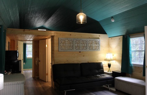Essex Cabin | Glacier Haven Inn