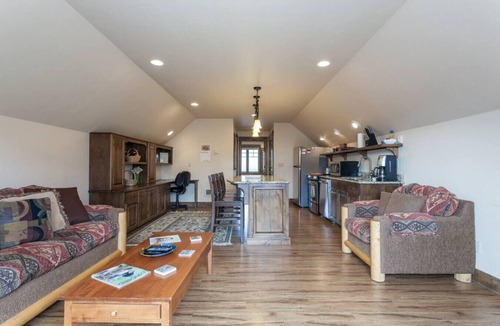 West Glacier Apartment | Glacier Hideaway