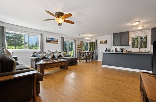 Columbia Falls House | Glacier National Park Basecamp