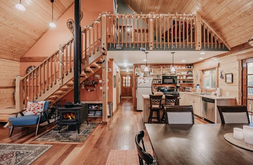 Warnick Cabin | Glacier Springs Cabin #21 - This family home says Cabin in the Country!