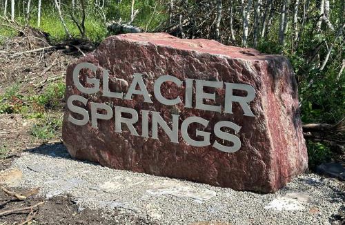 Babb Other | Glacier Vista - 30’ Glamper Trailer near Glacier