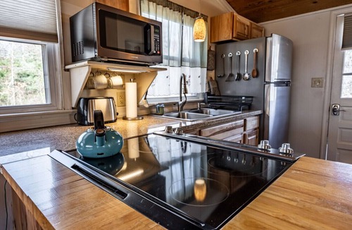Stanardsville Cottage | Glade Cottage at White Lotus Eco Spa Retreat