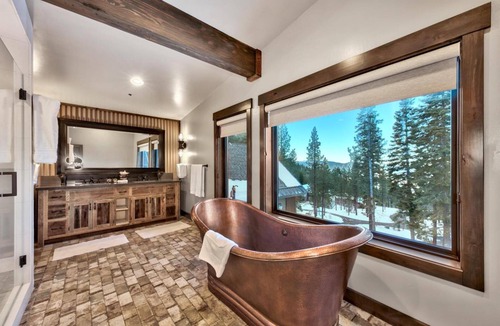 Truckee House | Glades Wilderness Lodge: 10,600sf, 10Br/11.5 Ba, Air Conditioning, 1.5 Acres, 22 Guests