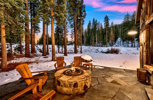 Truckee House | Glades Wilderness Lodge: 10,600sf, 10Br/11.5 Ba, Air Conditioning, 1.5 Acres, 22 Guests