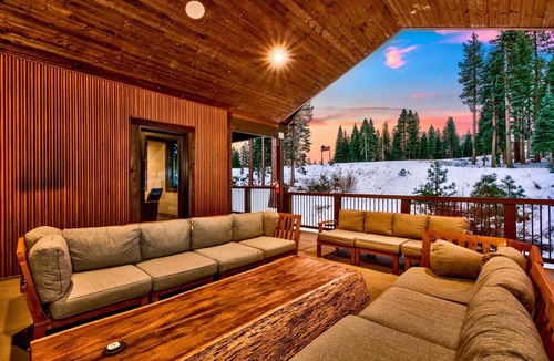 Truckee House | Glades Wilderness Lodge: 10,600sf, 10Br/11.5 Ba, Air Conditioning, 1.5 Acres, 22 Guests