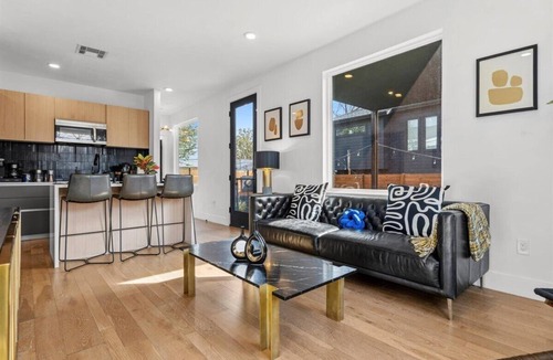 South Manchaca House | Gladeview Dr
