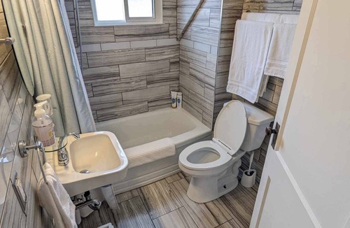 Sault Ste. Marie House | Gladstone: 3-Bedroom - Home + Loft