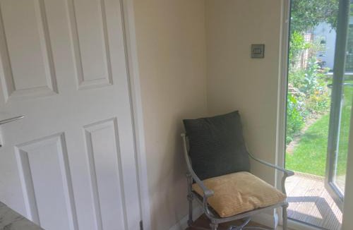 Whitton Apartment | Gladstone Avenue Twickenham