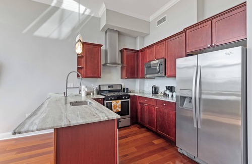 Olde Kensington Apartment | Glam Flat with View, Pool, Deck