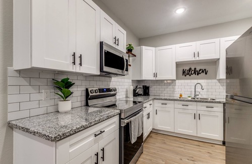 Barker House | Glam luxury lifestyle within Houston!
