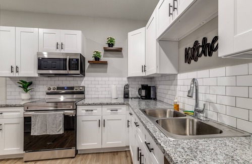 Barker House | Glam luxury lifestyle within Houston!