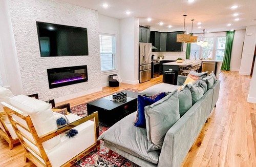 Cleveland Park Condo | Glamorous 3 BDR in East Nashville – Pet Friendly!