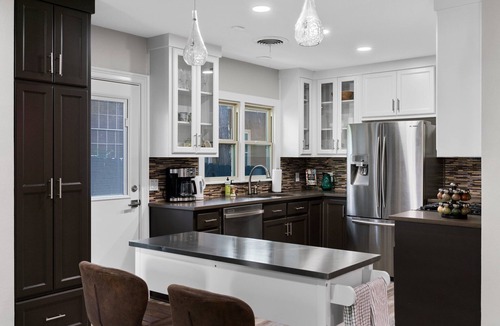 Cherrywood House | Glamorous Bungalow- 5 min to DT Austin