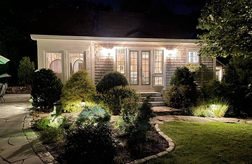 Newbury Cottage | Glamorous Cabana