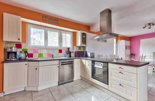 Vetheuil House | Glamorous-chic villa with private pool in Paris area