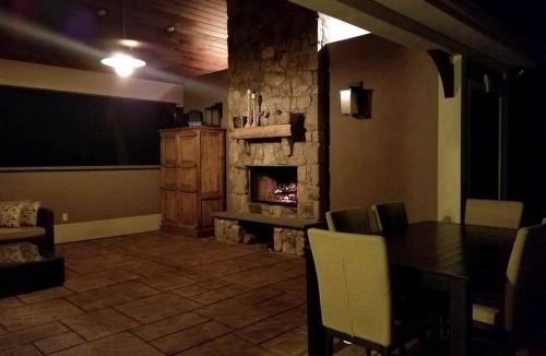 Pine Bush House | Glamorous Cottage Rental with Outdoor Lounge and Pool on 40 Acres in Pine Bush, New York